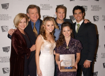 Photos de Mackenzie Rosman - 7th Annual Family Television Awards - 51